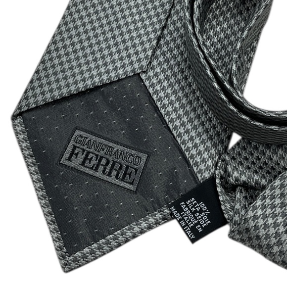 GIANFRANCO FERRE Gary/Silver Houndstooth Silk LUXURY Tie ITALY - Picture 3 of 4